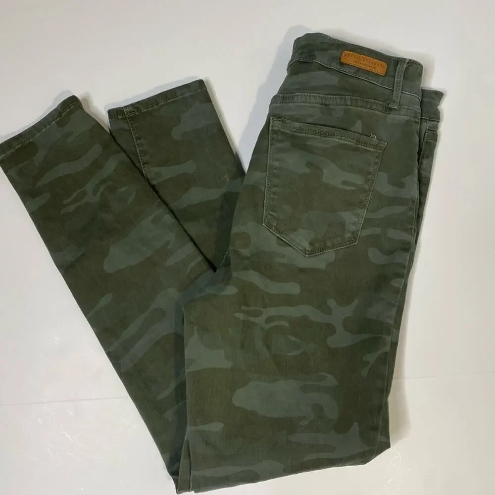 Social Standards by Sanctuary High Rise Skinny Camo size 8/29